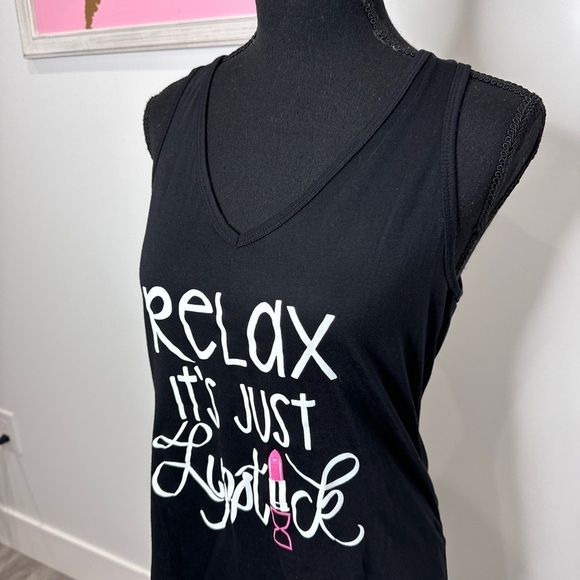 Relax it’s just Lipstick Women’s Black Tank Top (M) - Picture 4 of 5